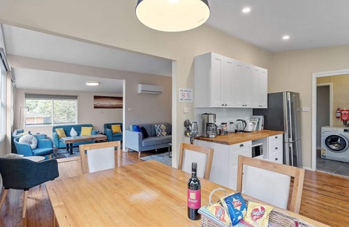 Wentworth Falls House | GreenLeafRetreat-Pets Welcome/Free Parking-Close 2 Katoomba/Leura/Blue Mountains
