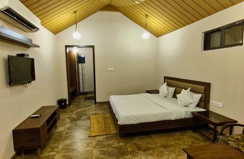Sarangpur Hotel | Greenscape By Beyond Stay Madhai