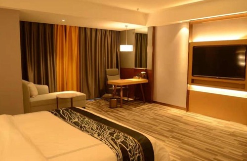 Decheng District Hotel | GreenTree Eastern Hotel Dezhou Qingyun Yingcai Road Financial Building