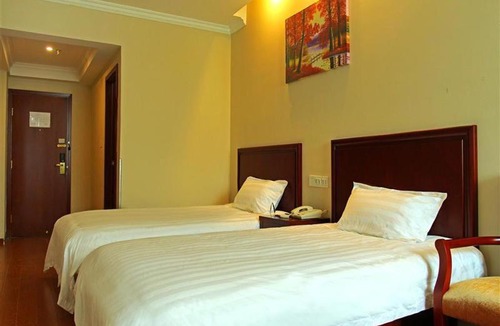 Zhapu Hotel | GreenTree Inn Zhejiang Jiaxing Zhapu Jiulong Mountain Express Hotel
