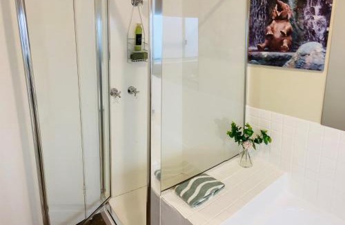 Bell Post Hill House | GREENVIEW, Pets Walk2Pizza Liquor - Tassie Ferry Short Drive