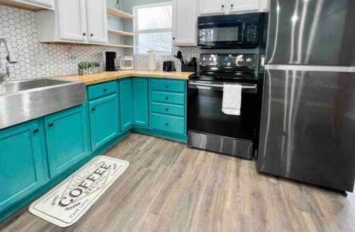 New Whiteland House | Greenwood/Franklin, Newly Remodeled 3 Bedroom Home