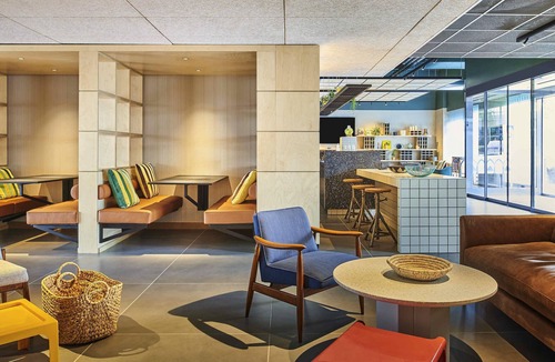 Quartier de la Chapelle Hotel | greet Hotel Paris porte de la Chapelle - Aréna