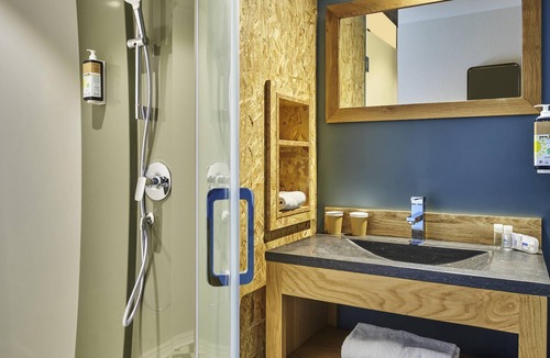 Quartier de la Chapelle Hotel | greet Hotel Paris porte de la Chapelle - Aréna