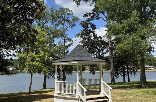 Huntsville House | Greg's Lakehouse With PING PONG TABLE!