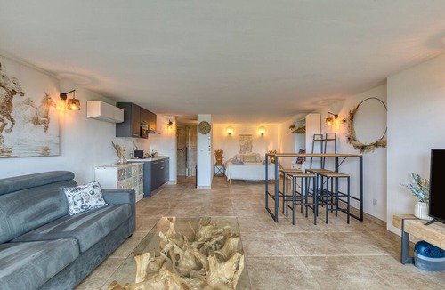 Saint-Laurent-d'Aigouze Apartment | Grenache - gîtes du Mas des Jeux