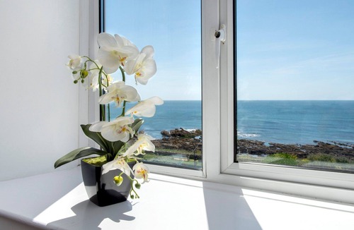 Portwrinkle Cottage | Grenville - A Coastal Cottage with Hot Tub & Stunning Views
