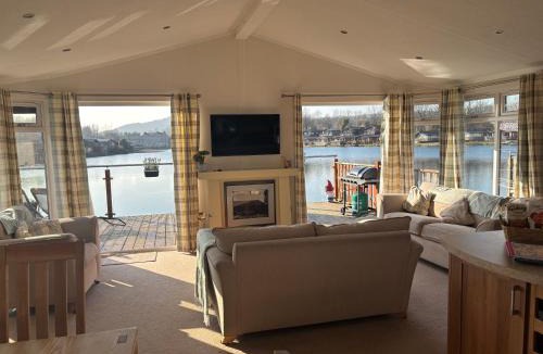 Tewitfield Resort | Gressingham 9 - South Lakes Leisure Village - lodge on the lake