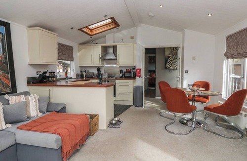 Yealand Conyers Cottage | GRESSINGHAM VIEW LODGE, pet friendly, with a garden in Carnforth