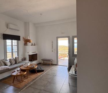Platis Gialos House | Grey House