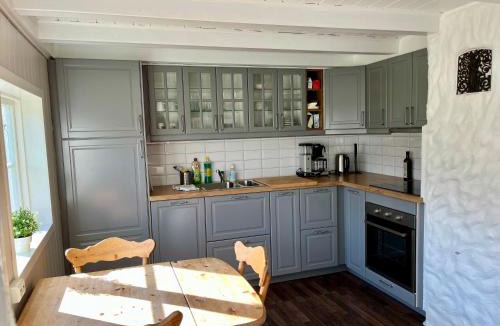 Isfjorden Apartment | Grey Lodge