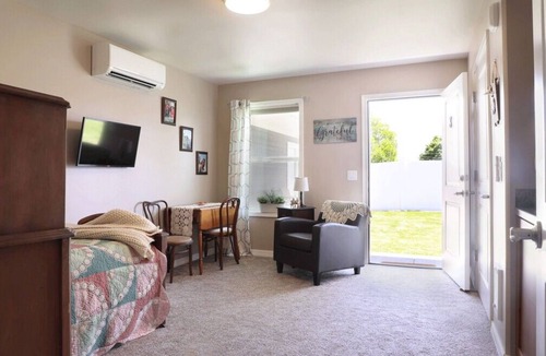 Heyburn House | Greystone Crossing Suite #12