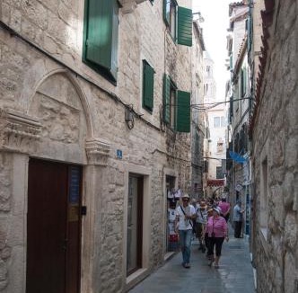 Old Town Bed & Breakfast | Grgur Ninski Rooms