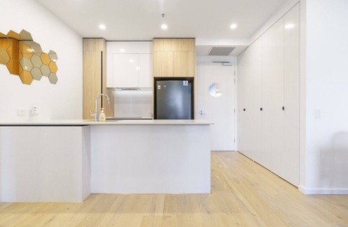 Griffith Apartment | Griffith Apartment | Prime Location+Courtyard+Gym