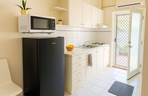 Griffith Apartment | Griffith Studio Canberra - free parking