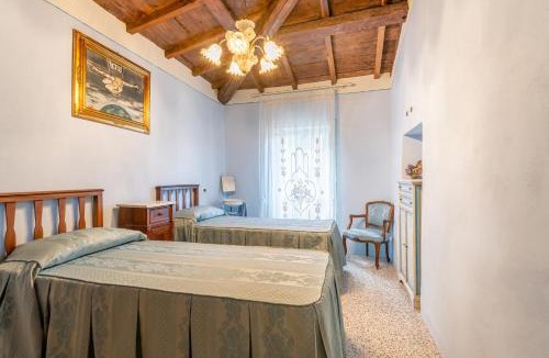 Molazzana House | Grillo Rosso 8
