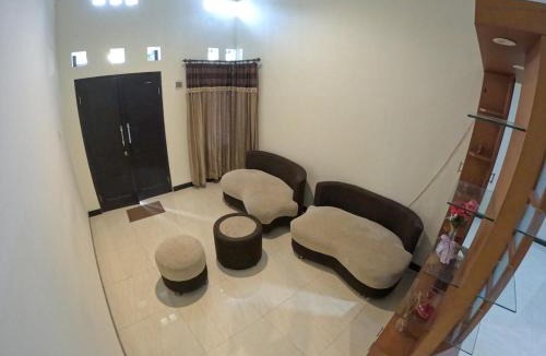 Ngemplak House | Griya Sukoharjo Homestay Jogja