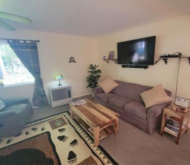 Willow House | Grizzly Inn