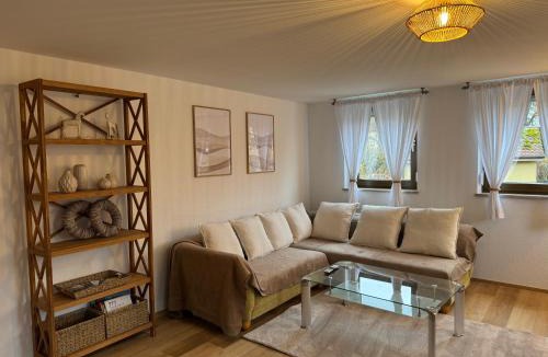 Rosengarten Apartment | Große, ruhige Wohnung in Rosengarten - Parkplätze - 3 Schlafzimmer - Fahrradraum