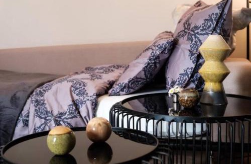 Riedenburg Apartment | Großzügiges, charmantes Appartement in Salzburg by Fiorentino