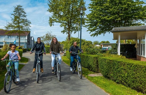 Noord-Scharwoude House | Groepsaccommodatie 12 by Interhome
