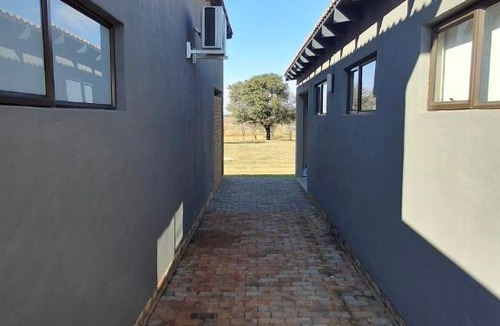 Mahikeng Apartment | GROOTVALLEI SELF CATERING Units