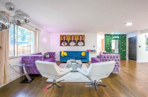 Westminster House | Groovy Getaway With 4 KING Beds And A Hot Tub