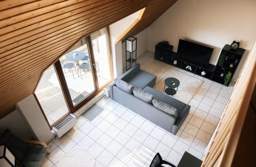 Bernhausen Apartment | Grosse Galerie-Wohnung für 7 Gäste - Airport Messe Stuttgart - Balkon - Parkplatz