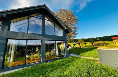 Sura Mare House | Grosser Raw