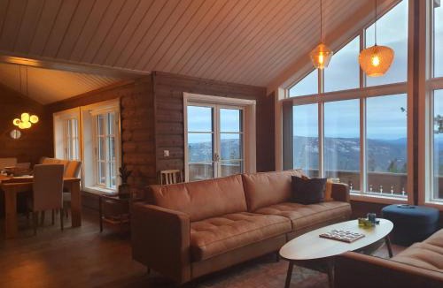 B House | Grostul