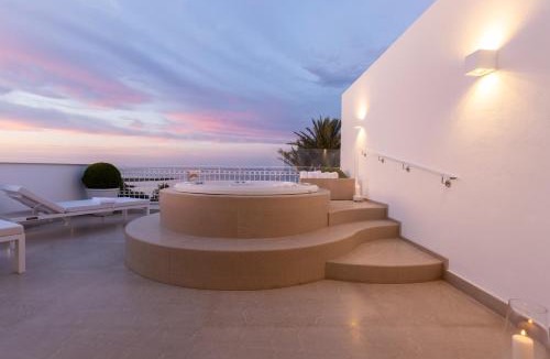 Polignano a Mare Hotel | Grotta Palazzese Beach Hotel