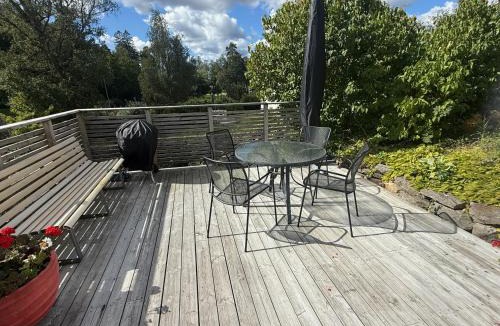 Ljungskile House | Grottstugan
