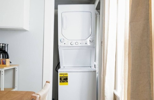 Winter Hill House | Ground Fl Unit | Tufts Harvard MIT Parking Subway