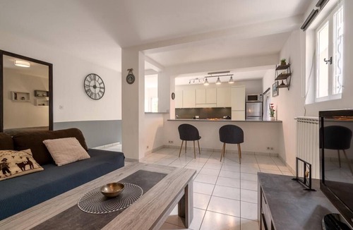Montaleigne Villa | Ground floor with beautiful garden and view