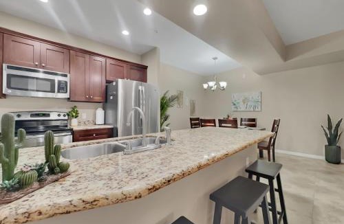 Parkwood Ranch House | Ground Floor 2 BDR with Garage! Heated Comm Pool!
