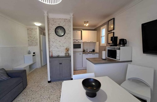 Marseillan Plage Apartment | Ground floor 2-room apartment near beach with terraces and parking