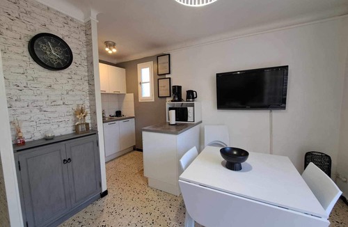 Marseillan Plage Apartment | Ground floor 2-room apartment near beach with terraces and parking