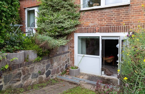 Guestrow Apartment | Ground floor apartment with separate entrance * - Fewo Ostseebrise