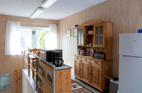 Guestrow Apartment | Ground floor apartment with separate entrance * - Fewo Ostseebrise