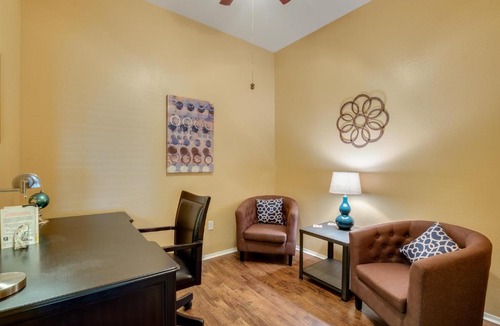 Park Place Apartment | GROUND FLOOR condo STEPS AWAY from pool & spa!! condo