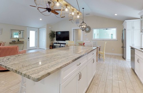 Holmes Beach House | Ground Floor Luxury 4BR Home · Heated Saltwater Pool & Spa · Very Close to Beach