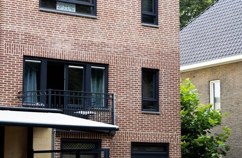 Valkenburg aan de Geul Apartment | Ground Floor Romantic Apt in Valkenburg