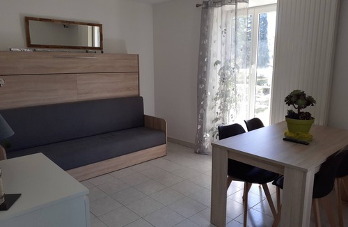 Tence Apartment | Ground floor studio for 2 to 4 people in the center of Tence