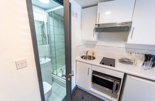 Selly Oak Apartment | Ground floor studio close to UOB