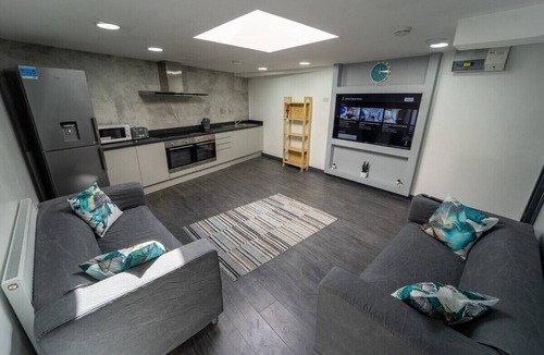 Selly Oak Apartment | Ground floor studio close to UOB