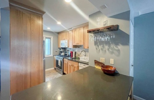 Waterville Valley Condo | Ground-floor condo with seasonal pool access, gym, tennis - walk to town square
