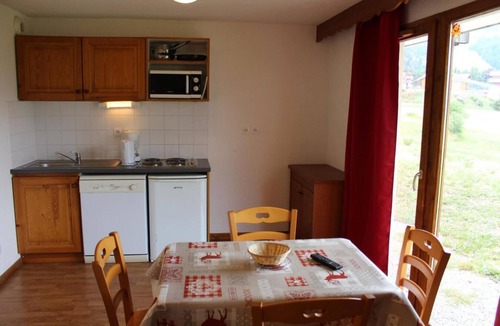 La Joue du Loup Apartment | Ground floor, view mountain, tv, 27m², La Joue du Loup