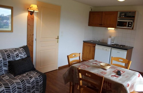 La Joue du Loup Apartment | Ground floor, view mountain, tv, 27m², La Joue du Loup