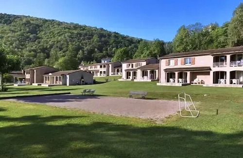 Prats-de-Mollo-la-Preste Apartment | "Ground Floor" 3-room Apartment for 8 People