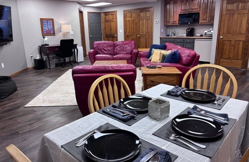 Liberty Apartment | Ground level apartment-private garage & entrance in Liberty!